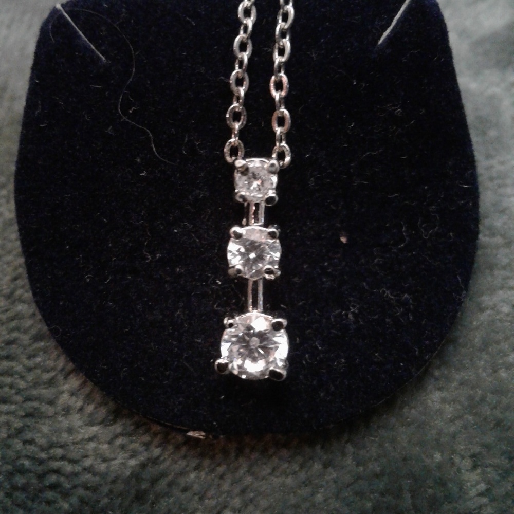Silver plated alloy necklace with 3 cz stones